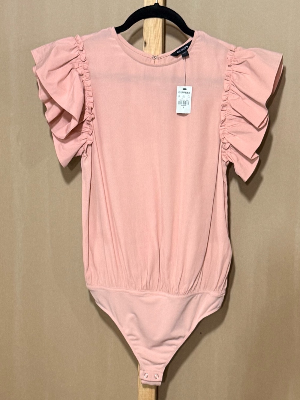 NWT Express Dusty Pink Ruffle Sleeve Bodysuit - Picture 3 of 5